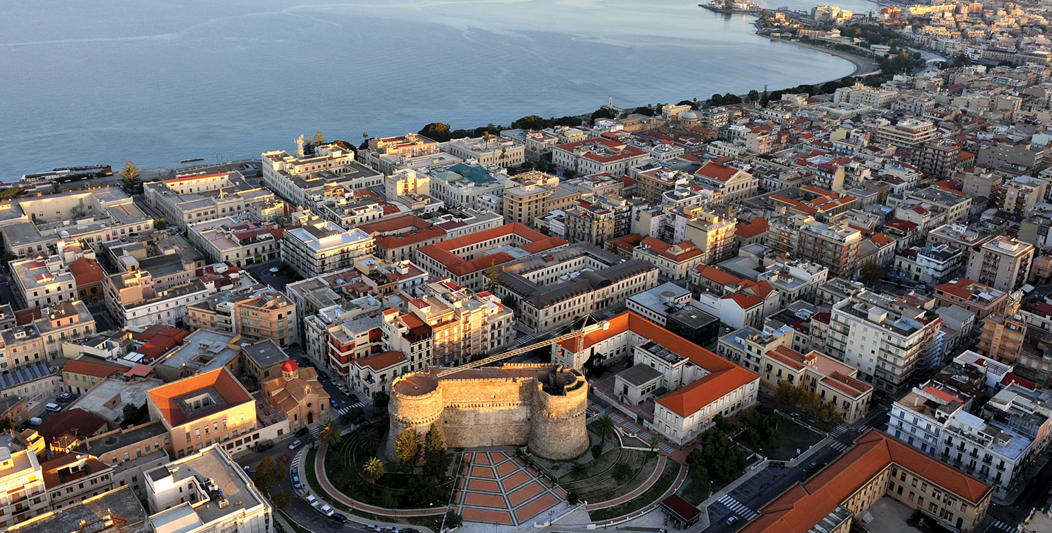 Reggio Calabria: Cultura, Arte e Relax, una Sinfonia perfetta tra lo Stretto e la Storia