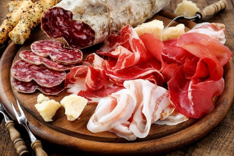 Tour Enogastronomico: I Sapori della Calabria - Un Viaggio Delizioso tra Vini, Formaggi e Delizie Culinarie